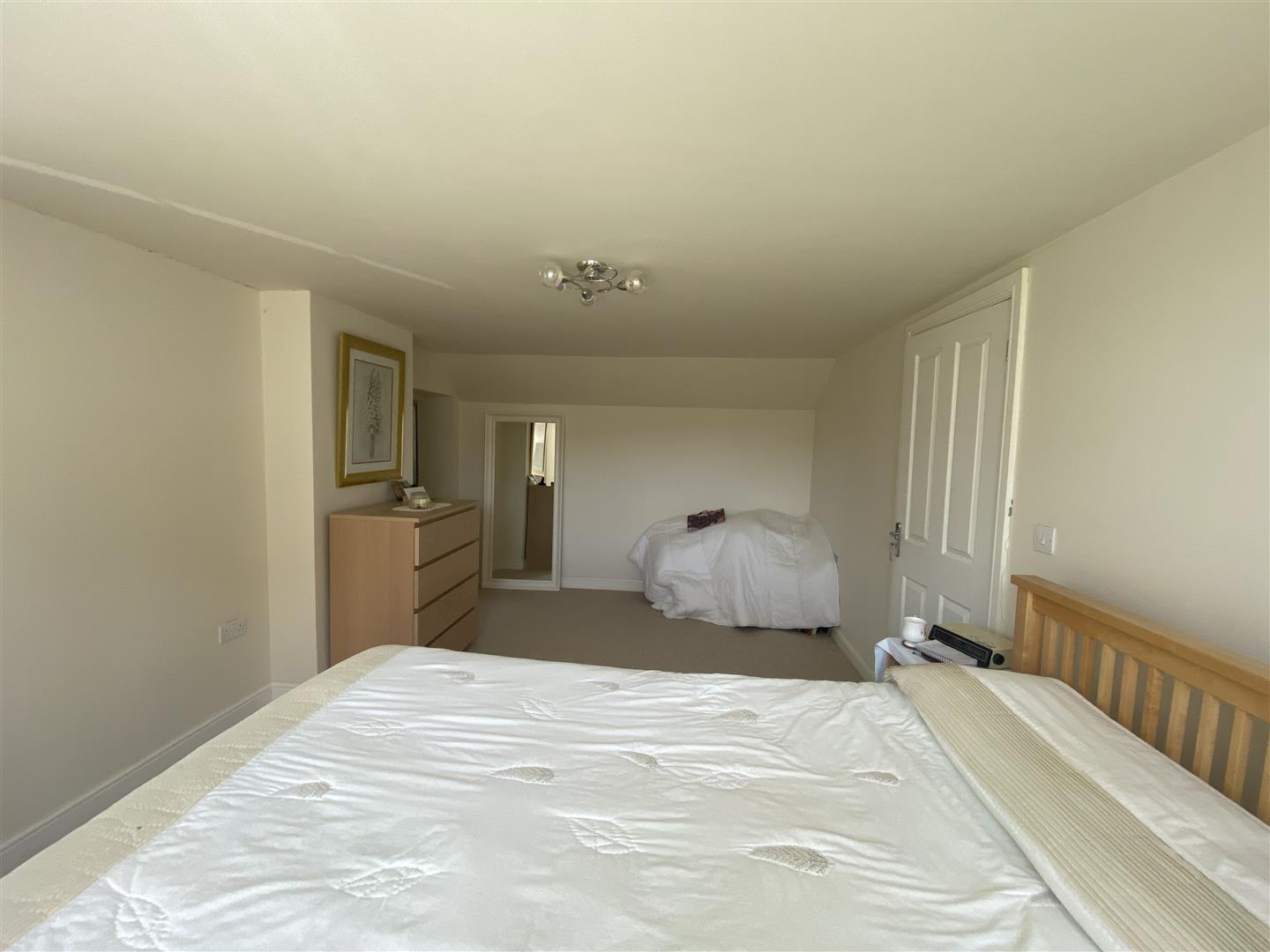 ANOTHER ROOM ASPECT